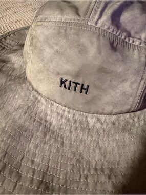 KITH Embroidered Bucket Hat in Light Beige